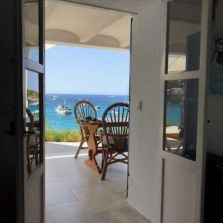 Hebergement Front De Mer Apartman Sant Elm Kültér fotó