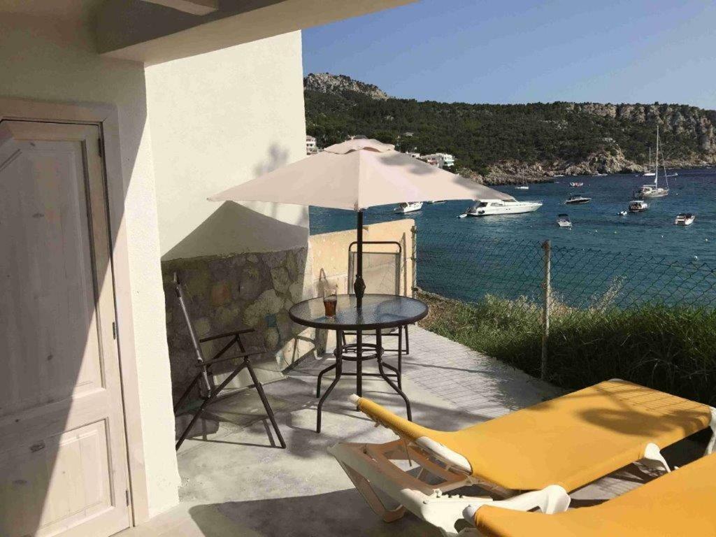 Hebergement Front De Mer Apartman Sant Elm Kültér fotó